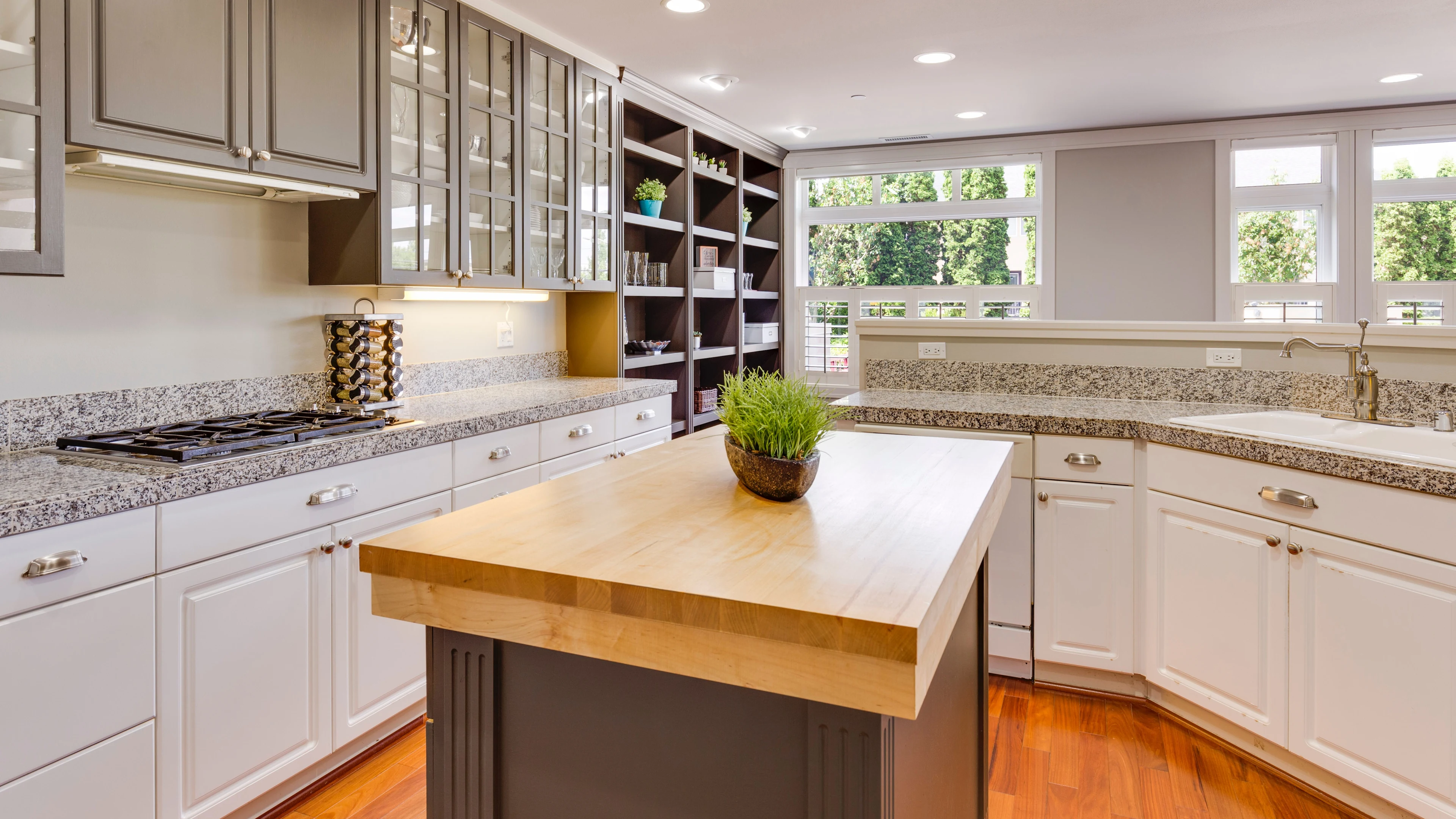 Kitchens Built Around the Way You Cook — American-style cabinetry by Vamaylo