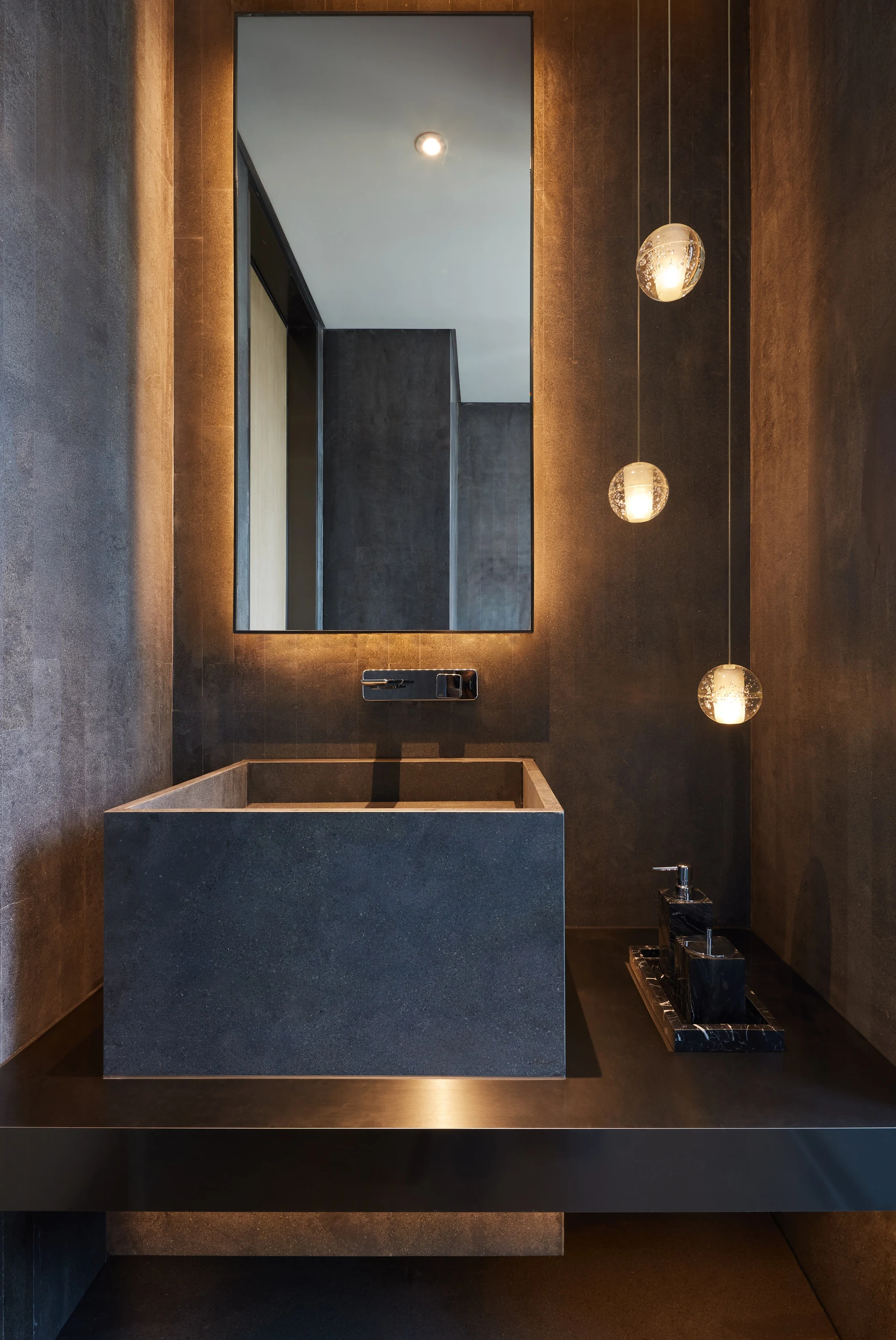 Vanities That Take the Morning Rush design idea 2 — Vamaylo