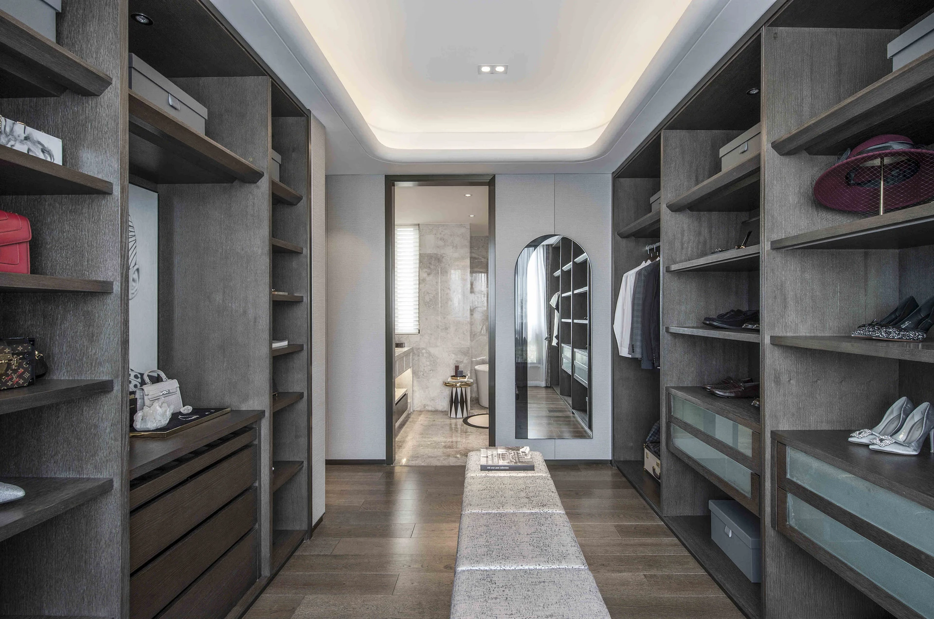 Closets Built Around Your Routine design idea 2 — Vamaylo