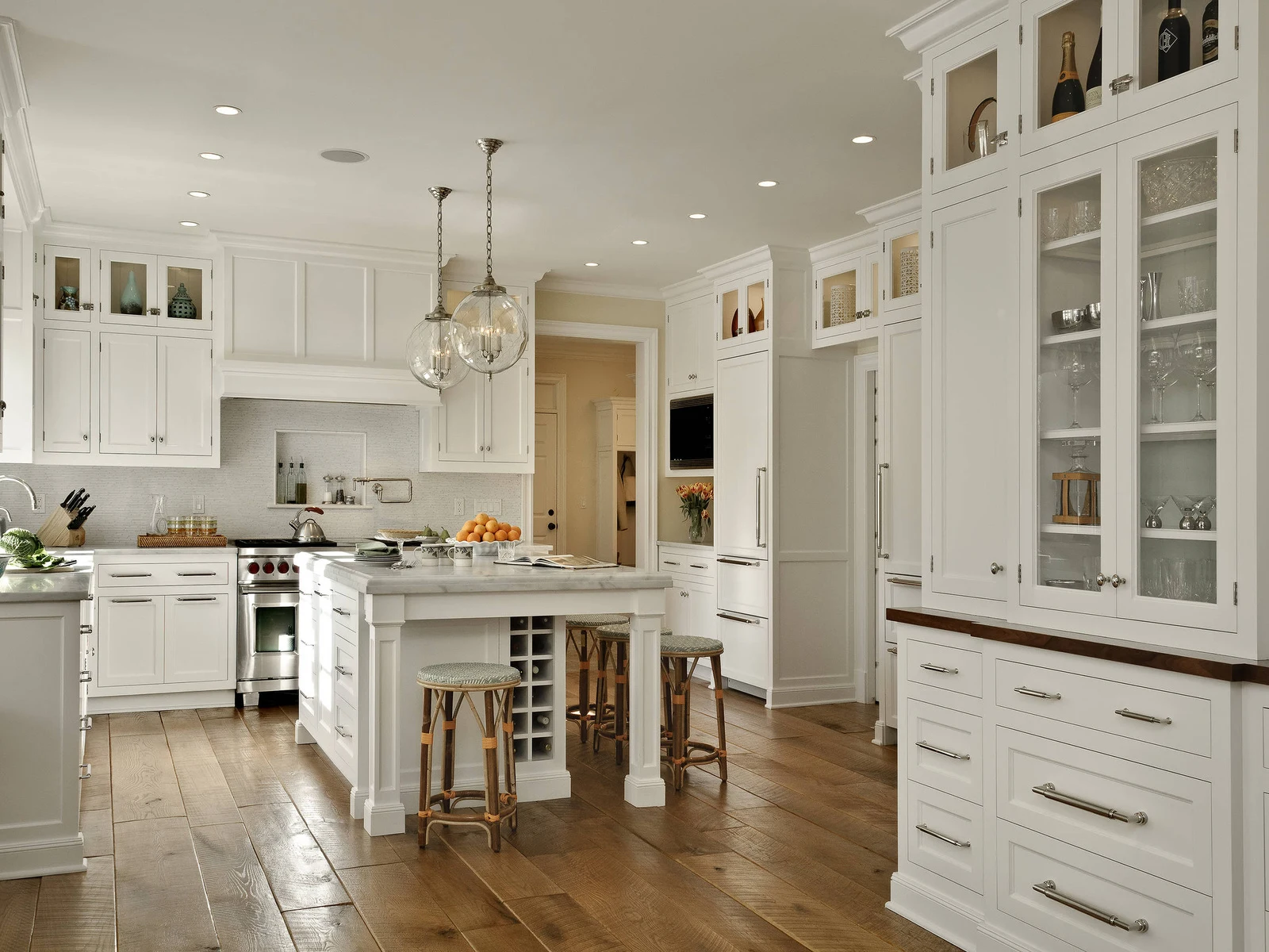 Kitchens Built Around the Way You Cook design idea 3 — Vamaylo