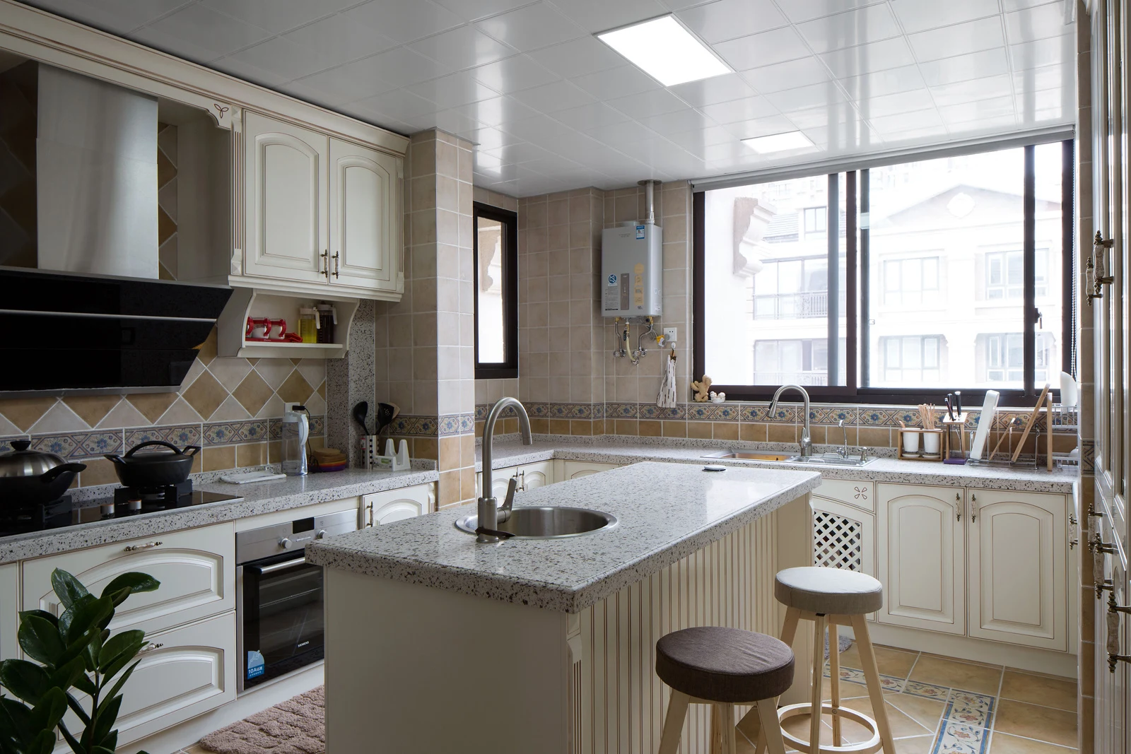 Kitchens Built Around the Way You Cook design idea 8 — Vamaylo