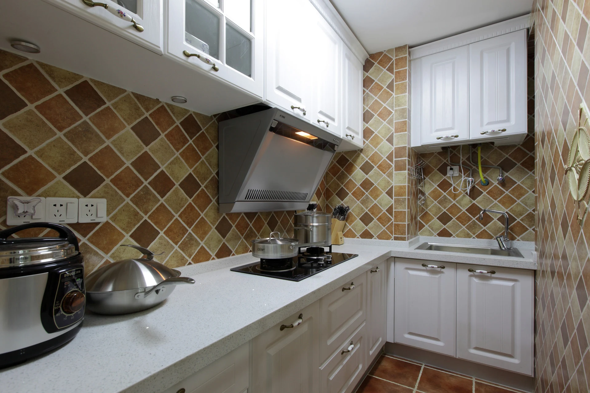 Farmhouse Warmth, Built to Work design idea 9 — Vamaylo